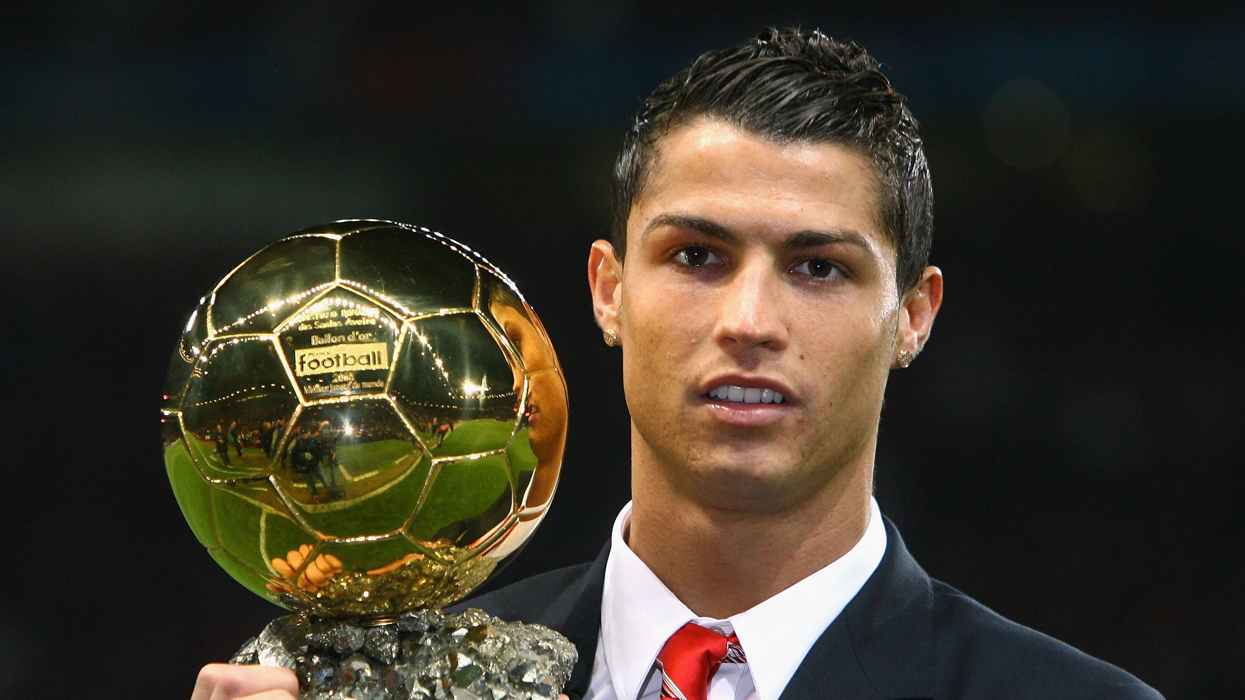 切尔西遭遇卡拉巴赫强攻,2-2战平,未能锁定三分,切尔西名宿巴拉克