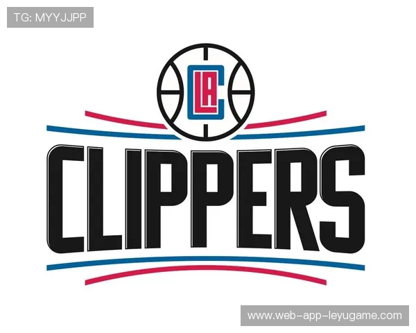 乔治三分高难度命中,洛杉矶扩大优势 乔治三分高难度命中,洛杉矶扩大优势