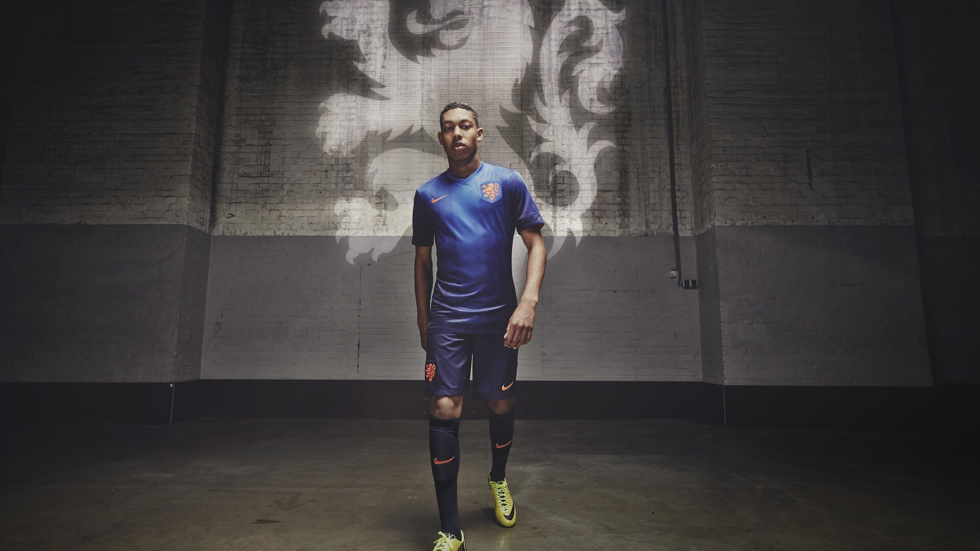 乐鱼app-广州队战胜强敌，打破尘封已久的排名！，广州队战绩